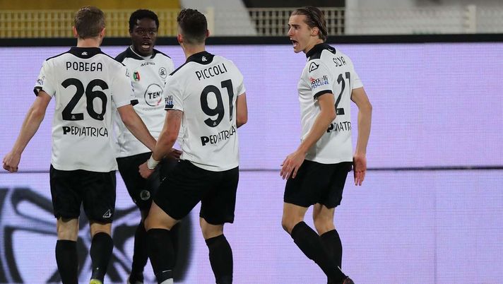 Serie A, Spezia-Cagliari 2-1: ai bianconeri lo scontro salvezza, al 94&#8242; il &#8220;no&#8221; dal Var a Joao Pedro. La classifica 