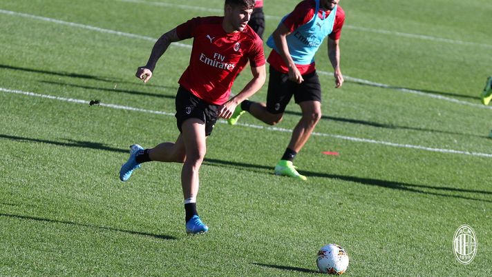 I rossoneri in allenamento a Milanello, @acmilan I rossoneri in allenamento a Milanello, @acmilan