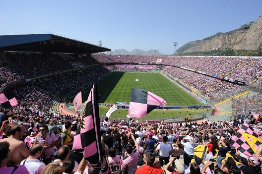 PALERMO, ITALY - MAY 09: Fans of Palermo show theis support during the Serie A match between US Citta di Palermo and UC Sampdoria at Stadio Renzo Barbera on May 9, 2010 in Palermo, Italy. (Photo by Tullio M. Puglia/Getty Images) PALERMO, ITALY - MAY 09: Fans of Palermo show theis support during the Serie A match between US Citta di Palermo and UC Sampdoria at Stadio Renzo Barbera on May 9, 2010 in Palermo, Italy. (Photo by Tullio M. Puglia/Getty Images)