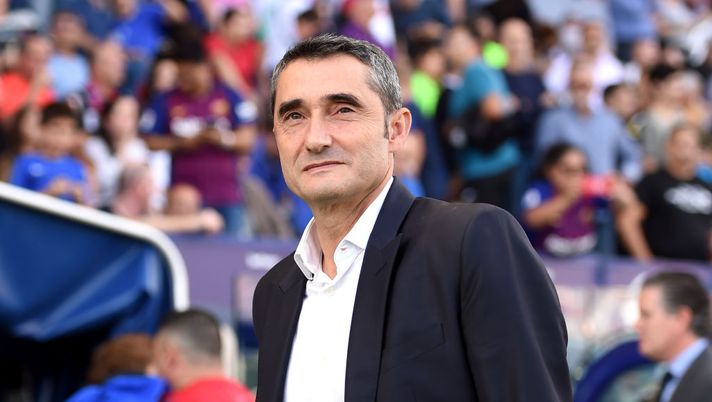 VALENCIA, SPAIN - NOVEMBER 02: Ernesto Valverde manager of Barcelona looks on during the Liga match between Levante UD and FC Barcelona at Ciutat de Valencia on November 02, 2019 in Valencia, Spain. (Photo by Alex Caparros/Getty Images) VALENCIA, SPAIN - NOVEMBER 02: Ernesto Valverde manager of Barcelona looks on during the Liga match between Levante UD and FC Barcelona at Ciutat de Valencia on November 02, 2019 in Valencia, Spain. (Photo by Alex Caparros/Getty Images)