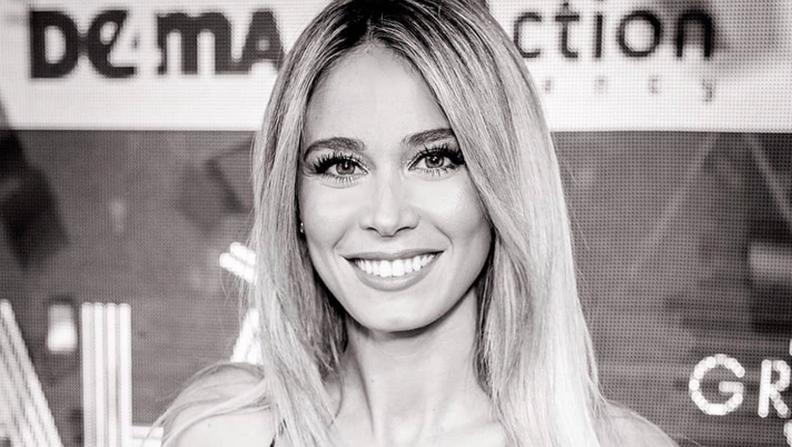 Diletta Leotta, l’ultimo scatto sui social è retrò: ma la scollatura è da capogiro Diletta Leotta, l’ultimo scatto sui social è retrò: ma la scollatura è da capogiro