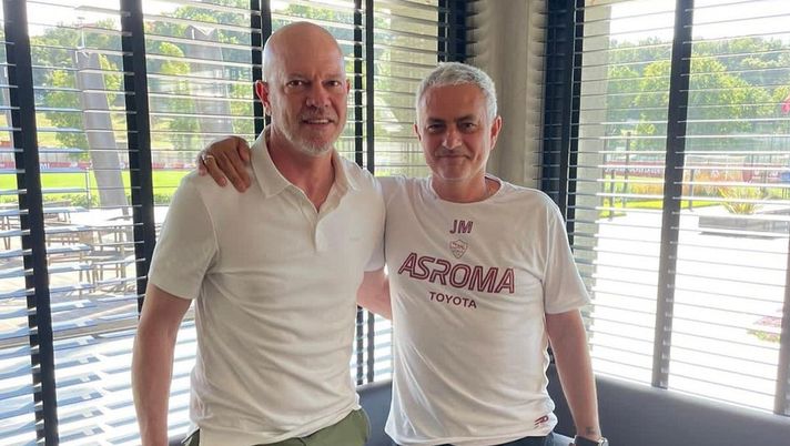 Roma, visita speciale dopo la vittoria in Europa League: a Trigoria c’è Zago - immagine 1