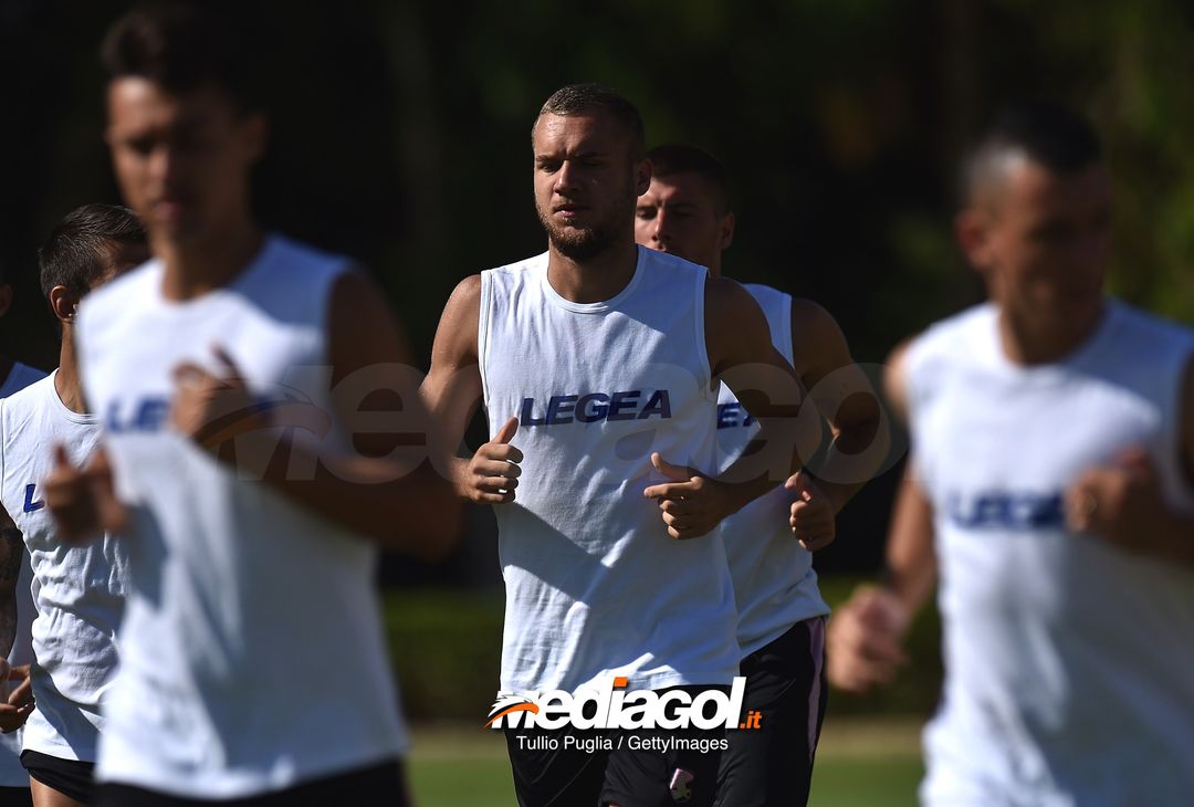  PALERMO, ITALY - AUGUST 16:  George Puscas in action during a US Citta' di Palermo training session at Carmelo Onorato training center on August 16, 2018 in Palermo, Italy.  (Photo by Tullio M. Puglia/Getty Images) 