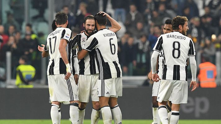 Champions League, Juventus-Lione: le formazioni ufficiali, Higuain e Mandzukic guidano l’attacco bianconero  Champions League, Juventus-Lione: le formazioni ufficiali, Higuain e Mandzukic guidano l’attacco bianconero