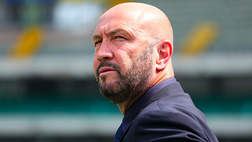 Crotone, Zenga saluta