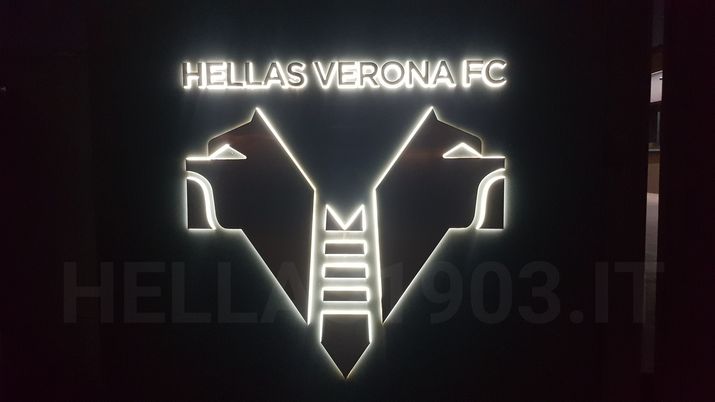 Un lampo nel buio silente che avvolge il Verona Un lampo nel buio silente che avvolge il Verona - immagine 1