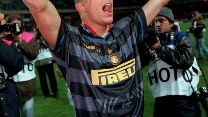 Maglia inter ronaldo hot sale