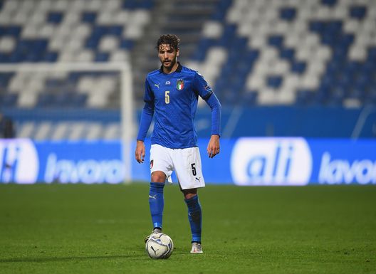 REGGIO NELL'EMILIA, ITALY - NOVEMBER 15: Manuel Locatelli of Italy in action during the UEFA Nations League group stage match between Italy and Poland at Mapei Stadium - Citta' del Tricolore on November 15, 2020 in Reggio nell'Emilia, Italy. (Photo by Claudio Villa/Getty Images) REGGIO NELL'EMILIA, ITALY - NOVEMBER 15: Manuel Locatelli of Italy in action during the UEFA Nations League group stage match between Italy and Poland at Mapei Stadium - Citta' del Tricolore on November 15, 2020 in Reggio nell'Emilia, Italy. (Photo by Claudio Villa/Getty Images)