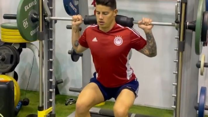 Olympiacos, James Rodriguez salta il derby di Atene ma sfoggia sui social i suoi Suv - immagine 1