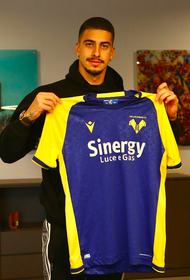 Depaoli, la firma con l’Hellas: le immagini. È pronto per lo Spezia- immagine 2
