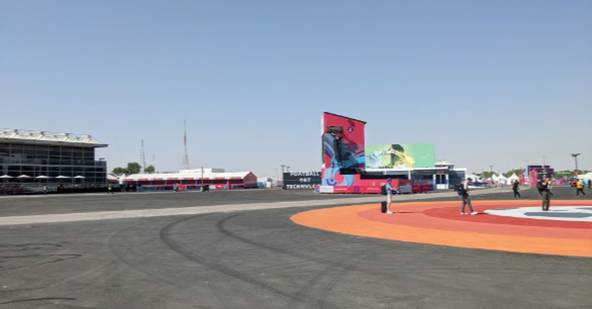 Mondiali, la fan zone a Doha cibo costoso e scadente, 12 £ per una