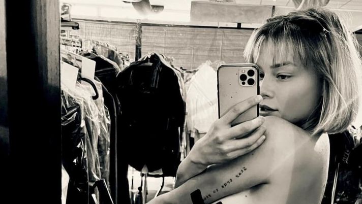 Provvedi, altro scatto hot di Giulia: il topless della modella è da urlo - immagine 1