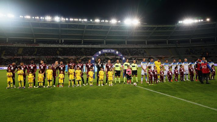 TURIN, ITALY - OCTOBER 05:  Teams of Torino FC and Frosinone Calcio attend the Serie A match between Torino FC and Frosinone Calcio at Stadio Olimpico di Torino on October 5, 2018 in Turin, Italy.  (Photo by Pier Marco Tacca/Getty Images) 