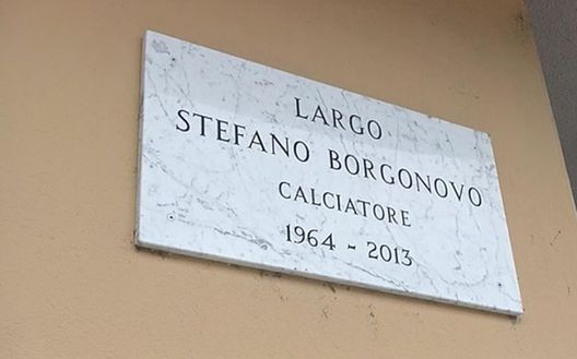 Intitolato a Borgonovo lo spazio antistante lo stadio di Como Intitolato a Borgonovo lo spazio antistante lo stadio di Como