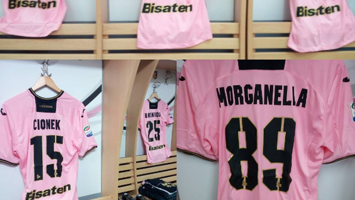 Palermo-Roma: foto dallo spogliatoio rosanero, ecco le maglie che userà la squadra di Diego Lopez  Palermo-Roma: foto dallo spogliatoio rosanero, ecco le maglie che userà la squadra di Diego Lopez