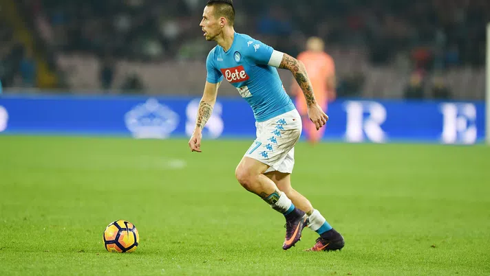 NAPLES, ITALY - NOVEMBER 28:  Marek Hamsik of SSC Napoli in action during the Serie A match between SSC Napoli and US Sassuolo November 28, 2016 in Naples, Italy.  (Photo by Francesco Pecoraro/Getty Images)