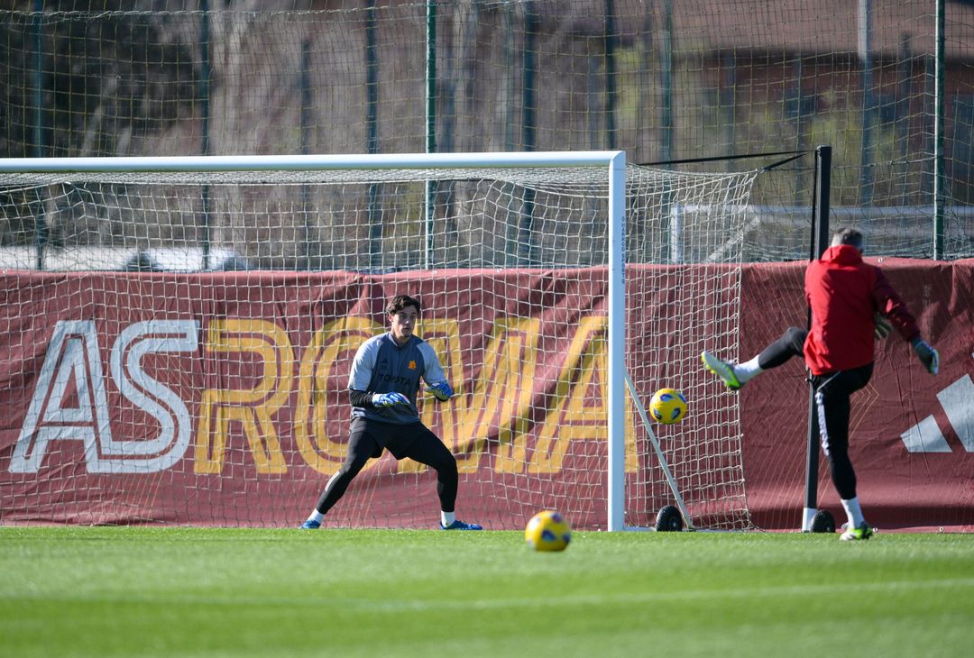 Roma, l’allenamento alla viglia del Milan. Non c’è Dybala – FOTOGALLERY - immagine 20