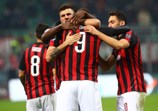 Il Milan festeggia Higuain, (credits: GETTY images) Il Milan festeggia Higuain, (credits: GETTY images)