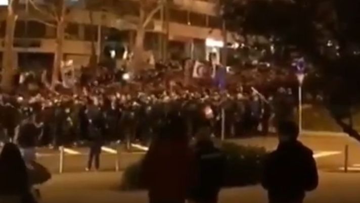 Guimaraes-Porto, scontri tra gli ultras per le vie della città Guimaraes-Porto, scontri tra gli ultras per le vie della città - immagine 1