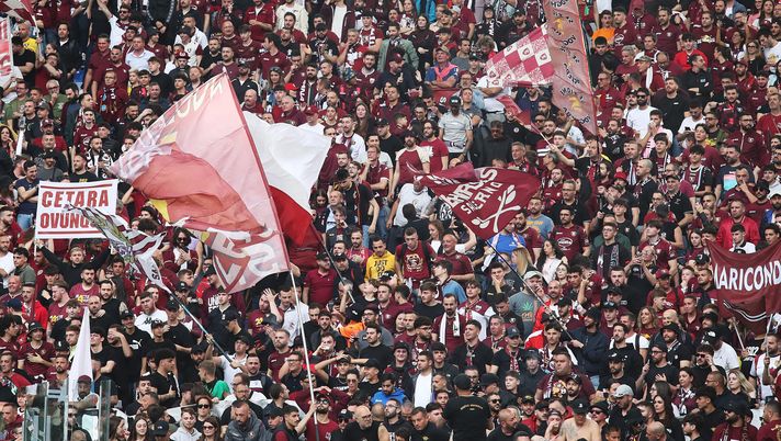 Roma-Salernitana, il settore ospiti omaggia Ago e Rulli: l’Olimpico applaude - immagine 1