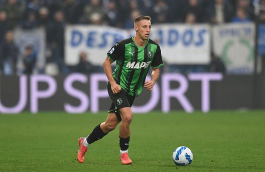 REGGIO NELL'EMILIA, ITALY - OCTOBER 31: Davide Frattesi of US Sassuolo in action during the Serie A match between US Sassuolo and Empoli FC at Mapei Stadium - Citta' del Tricolore on October 31, 2021 in Reggio nell'Emilia, Italy. (Photo by Alessandro Sabattini/Getty Images) Frattesi, che figura! Sui social spunta un nudo integrale: “Telefono hackerato”- immagine 2