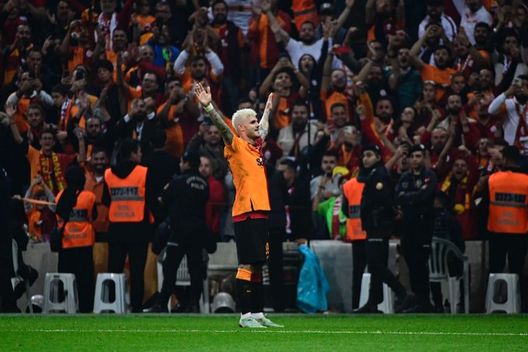 Spintona il raccattapalle ma perde la partita: derby amaro per il Besiktas contro Icardi- immagine 2