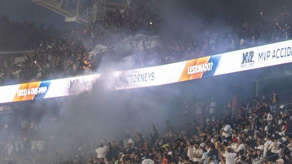 Ma allora è vero…derby di Los Angeles, anche nello sport Usa ci sono le curve con gli ultras!- immagine 2
