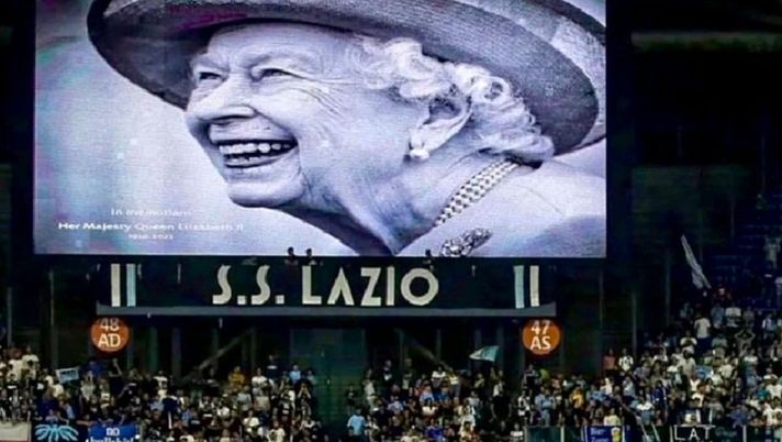 La Regina Elisabetta e le 11 retrocessioni della Lazio: derby e sfottò sui social… La Regina Elisabetta e le 11 retrocessioni della Lazio: derby e sfottò sui social… - immagine 1