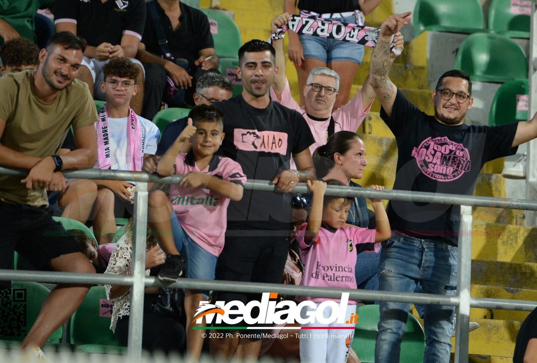 FOTOTIFO, Palermo-Ascoli 2-3: i tifosi allo stadio “Renzo Barbera” (Gallery) - immagine 33