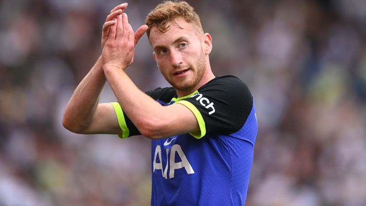 LEEDS, ENGLAND - MAY 28: Spurs player Dejan Kulusevski applauds during the Premier League match between Leeds United and Tottenham Hotspur at Elland Road on May 28, 2023 in Leeds, England. (Photo by Stu Forster/Getty Images) FLASH – Kulusevski tornerà al Tottenham: ci siamo, ecco le cifre! E la Juve prepara altri 5 addii - immagine 1