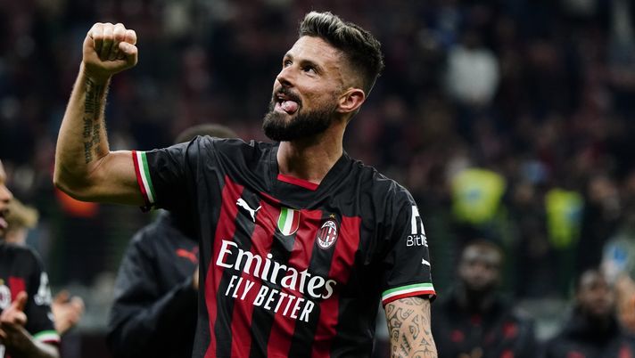 MILAN, ITALY - NOVEMBER 13: Olivier Giroud of AC Milan celebrates the victory at the end of the Serie A match between AC Milan and ACF Fiorentina at Stadio Giuseppe Meazza on November 13, 2022 in Milan, Italy. (Photo by Pier Marco Tacca/AC Milan via Getty Images) giroud