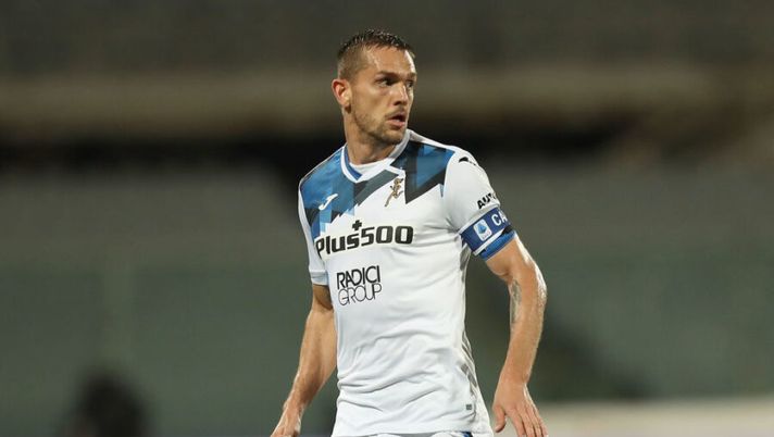 FLORENCE, ITALY - APRIL 11: Rafael Toloi of Atalanta BC in action during the Serie A match between ACF Fiorentina and Atalanta BC at Stadio Artemio Franchi on April 11, 2021 in Florence, Italy. (Photo by Gabriele Maltinti/Getty Images) DAI CAMPI – Maksimovic positivo! Stop Toloi, novità Ribery e Mandzukic, Koulibaly, Reca… - immagine 1