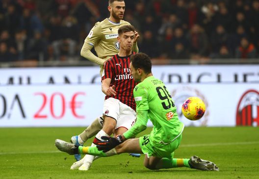  MILAN, ITALY - JANUARY 15: Krzysztof Piatek of AC Milan scores the opening goal during the Coppa Italia match between AC Milan and SPAL at Stadio Giuseppe Meazza on January 15, 2020 in Milan, Italy. (Photo by Marco Luzzani/Getty Images) 