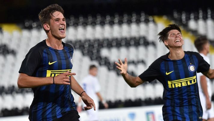 CESENA, ITALY - JUNE 21:  Andrea Adorante of FC Internazionale celebrates after scoring goal 1-2 during the U17 Serie A Final match between Atalanta BC and FC Internazionale on June 21, 2017 in Cesena, Italy.  (Photo by Giuseppe Bellini/Getty Images) 