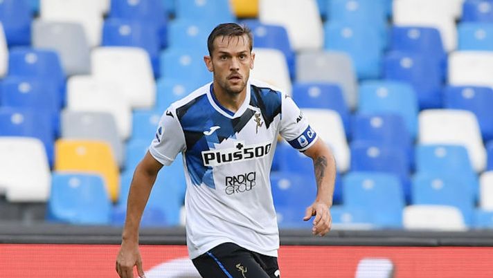 NAPLES, ITALY - OCTOBER 17: Rafael Toloi of Atalanta BC during the Serie A match between SSC Napoli and Atalanta BC at Stadio San Paolo on October 17, 2020 in Naples, Italy. (Photo by Francesco Pecoraro/Getty Images) Atalanta, svolta Toloi verso il Parma! Pasalic a parte, è testa a testa in attacco - immagine 1