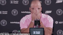VIDEO / Higuain si ritira in lacrime: “È arrivato il momento di dire addio al calcio”