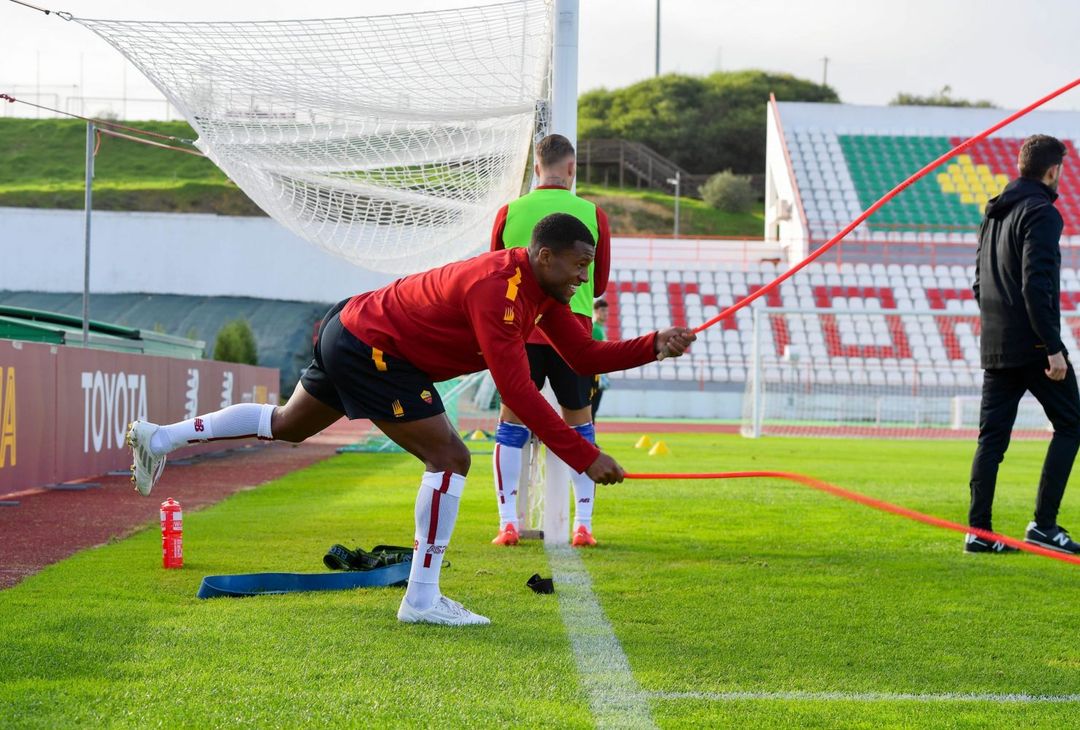 Roma, c’è Wijnaldum in gruppo. E torna anche Rui Patricio – FOTO GALLERY - immagine 34
