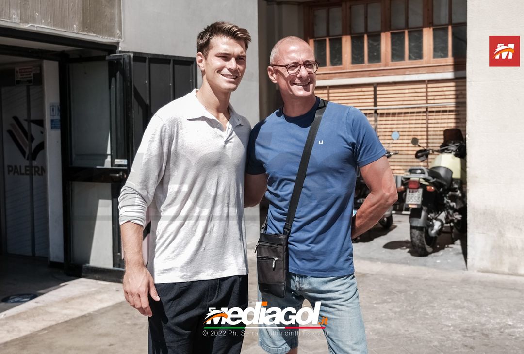 FOTO PALERMO, Jacopo Segre al ‘Renzo Barbera’ per la firma (Gallery) - immagine 20