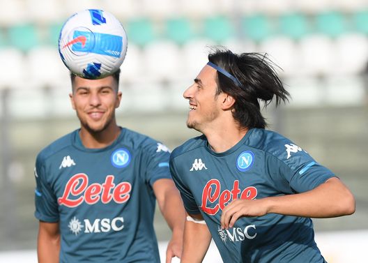 (Photo by SSC NAPOLI via Getty Images) UFFICIALE – Machach lascia il Napoli, è dello Ionikos Nikeas: firmato un biennale- immagine 2