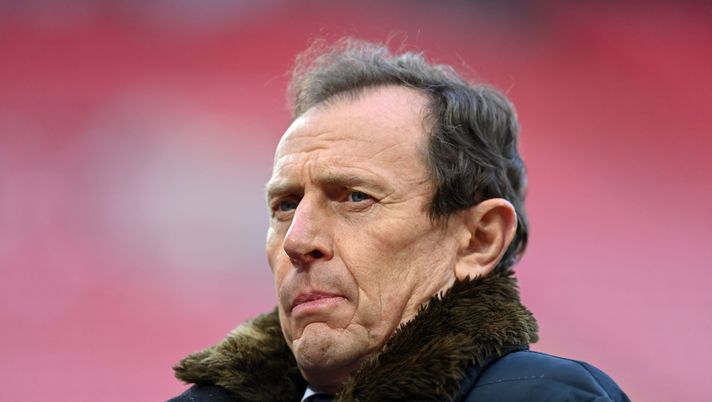 LIVERPOOL, ENGLAND - APRIL 14: Emilio Butragueno, former footballer of Real Madrid looks on prior to the UEFA Champions League Quarter Final Second Leg match between Liverpool FC and Real Madrid at Anfield on April 14, 2021 in Liverpool, England. Sporting stadiums around the UK remain under strict restrictions due to the Coronavirus Pandemic as Government social distancing laws prohibit fans inside venues resulting in games being played behind closed doors. (Photo by Shaun Botterill/Getty Images) LIVERPOOL, ENGLAND - APRIL 14: Emilio Butragueno, former footballer of Real Madrid looks on prior to the UEFA Champions League Quarter Final Second Leg match between Liverpool FC and Real Madrid at Anfield on April 14, 2021 in Liverpool, England. Sporting stadiums around the UK remain under strict restrictions due to the Coronavirus Pandemic as Government social distancing laws prohibit fans inside venues resulting in games being played behind closed doors. (Photo by Shaun Botterill/Getty Images)