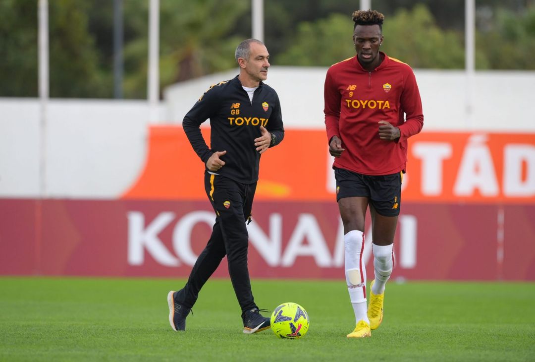 Roma, c’è Wijnaldum in gruppo. E torna anche Rui Patricio – FOTO GALLERY - immagine 28