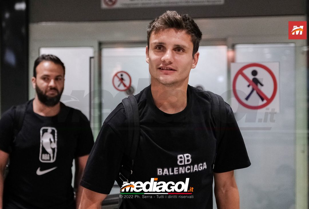 FOTO PALERMO, l’arrivo di Mateju all’aeroporto ‘Falcone e Borsellino’ (Gallery) - immagine 6