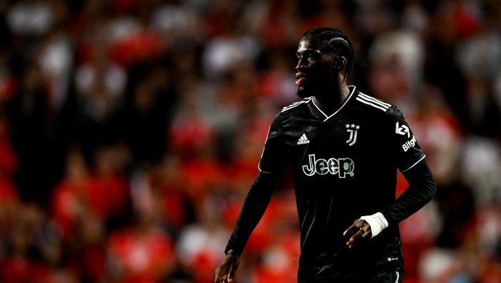 LISBON, PORTUGAL - OCTOBER 25: Samuel Iling-Junior of Juventus in action during the UEFA Champions League group H match between SL Benfica and Juventus at Estadio do Sport Lisboa e Benfica on October 25, 2022 in Lisbon, Portugal. (Photo by Daniele Badolato - Juventus FC/Juventus FC via Getty Images) Juventus: Iling-Junior, Fagioli e Miretti blindati ma di solito la Signora…non si fa affascinare dai giovani- immagine 2