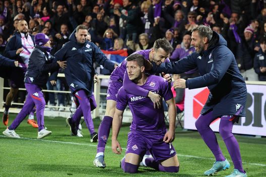 GERMOGLI PH: 4 MARZO 2023 FIRENZE STADIO ARTEMIO FRANCHI FIORENTINA VS MILAN FOTO GOL ESULTANZA JOVIC La logica della rotazione: arriva la Conference League e si scalda Jovic- immagine 2