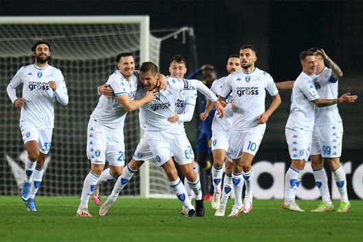 VERONA, ITALY - NOVEMBER 22: Simone Romagnoli of Empoli FC celebrates after scoring the 1-1 goal during the Serie A match between Hellas and Empoli FC at Stadio Marcantonio Bentegodi on November 22, 2021 in Verona, Italy. (Photo by Alessandro Sabattini/Getty Images) VERONA, ITALY - NOVEMBER 22: Simone Romagnoli of Empoli FC celebrates after scoring the 1-1 goal during the Serie A match between Hellas and Empoli FC at Stadio Marcantonio Bentegodi on November 22, 2021 in Verona, Italy. (Photo by Alessandro Sabattini/Getty Images)