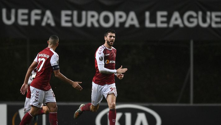 BRAGA, PORTUGAL - NOVEMBER 28: Paulinho of Braga celebrates after scoring his team's second goal during the UEFA Europa League group K match between Sporting Braga and Wolverhampton Wanderers at Estadio Municipal de Braga on November 28, 2019 in Braga, Portugal. (Photo by Octavio Passos/Getty Images) BRAGA, PORTUGAL - NOVEMBER 28: Paulinho of Braga celebrates after scoring his team's second goal during the UEFA Europa League group K match between Sporting Braga and Wolverhampton Wanderers at Estadio Municipal de Braga on November 28, 2019 in Braga, Portugal. (Photo by Octavio Passos/Getty Images)