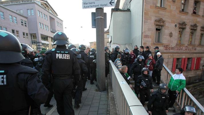 Derby di Norimberga: la polizia ferma 14 tifosi INCIDENTI E SCONTRI DERBY NORIMBERGA