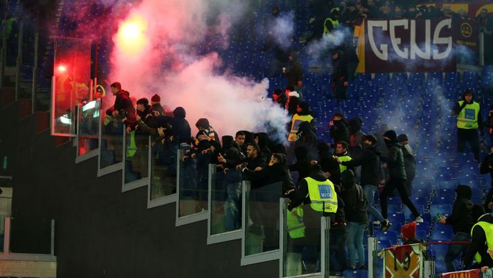 Raid degli ultrà laziali nel pub. Gravi due tifosi giallorossi - immagine 1