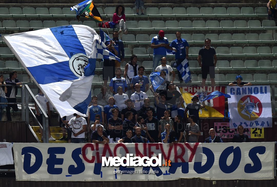 PALERMO, ITALY - MAY 28: Fans of Empoli show their support during the Serie A match between US Citta di Palermo and Empoli FC at Stadio Renzo Barbera on May 28, 2017 in Palermo, Italy.  (Photo by Tullio M. Puglia/Getty Images) 