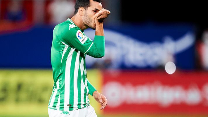 PAMPLONA, SPAIN - SEPTEMBER 23: Juan Miguel Jimenez 'Juanmi' of Real Betis Balompie celebrates after scoring his team's second goal during the La Liga Santander match between CA Osasuna and Real Betis at Estadio El Sadar on September 23, 2021 in Pamplona, Spain. (Photo by Juan Manuel Serrano Arce/Getty Images) Juanmi, idolo dei tifosi Betis: “Sogno un derby in finale di Europa League contro il Siviglia” - immagine 1
